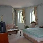 Und Restaurant Waldschlösschen 2*
