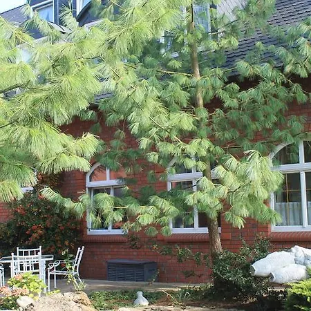 Und Restaurant Waldschloesschen فندق 2*