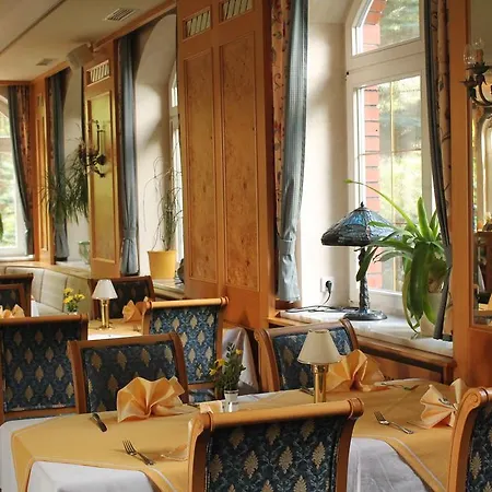 Und Restaurant Waldschlösschen Hotel 2*