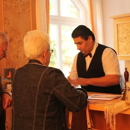 فندق Und Restaurant Waldschloesschen