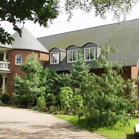 Und Restaurant Waldschloesschen فندق Crivitz