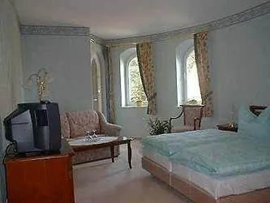 Und Restaurant Waldschlösschen 2*