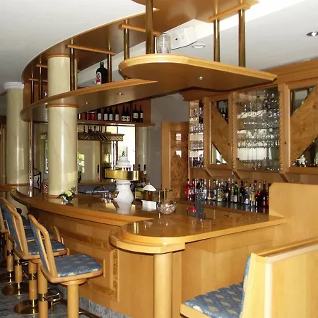 Und Restaurant Waldschloesschen فندق Crivitz