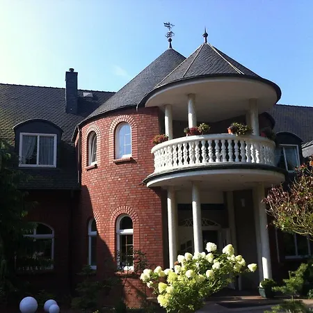 فندق Und Restaurant Waldschloesschen Crivitz